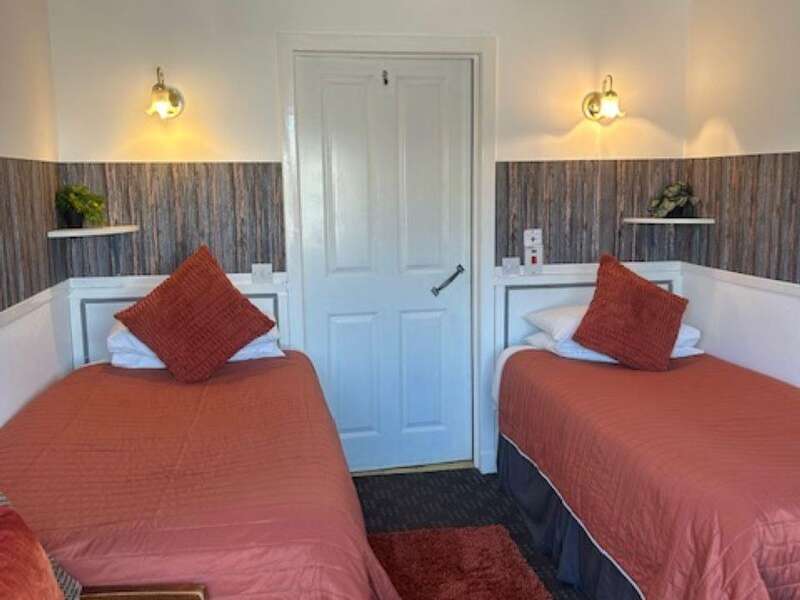 Twin Room (room Only)